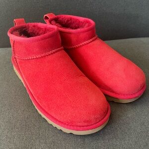 UGG classic mini red size 7